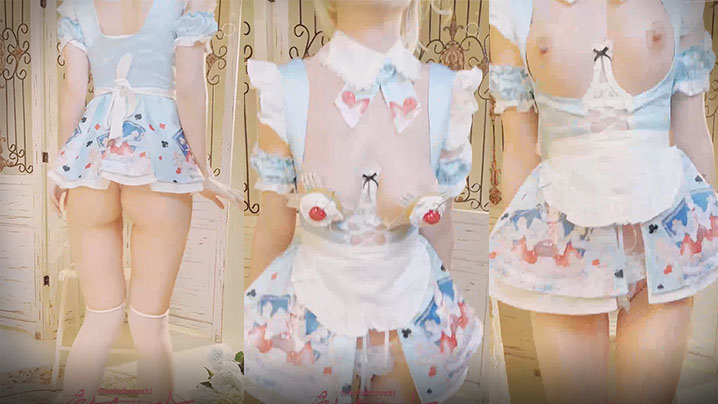可愛的妹子露兩粒奶在跳舞